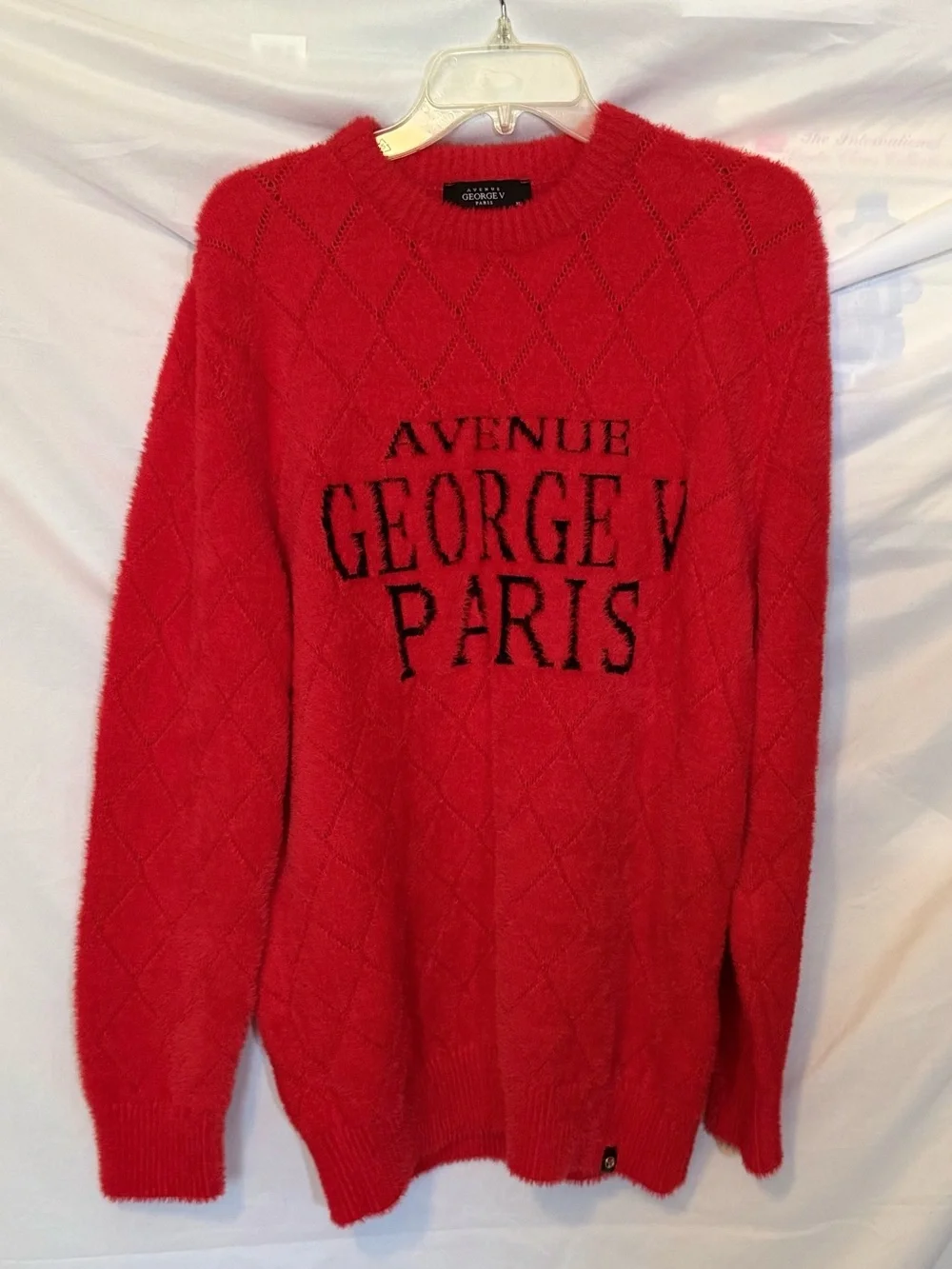 George V Paris Red Crewneck Fuzzy Sweater with Black Logo Men’s XL (MM24)